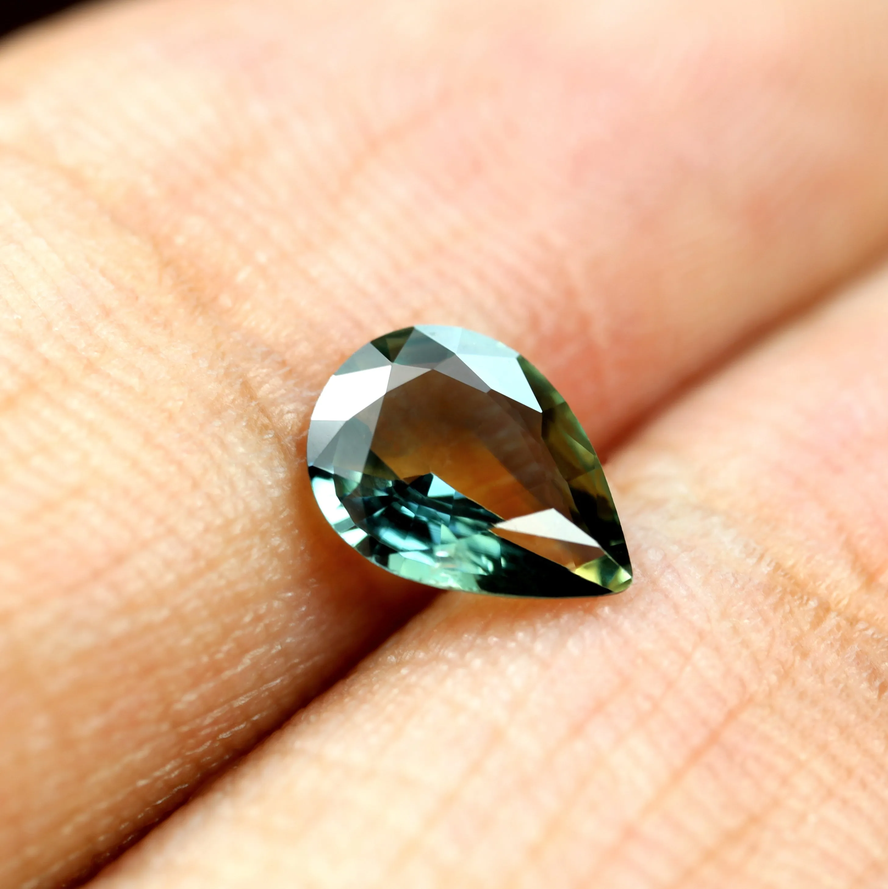 0.69ct Certified Natural Multicolor Sapphire