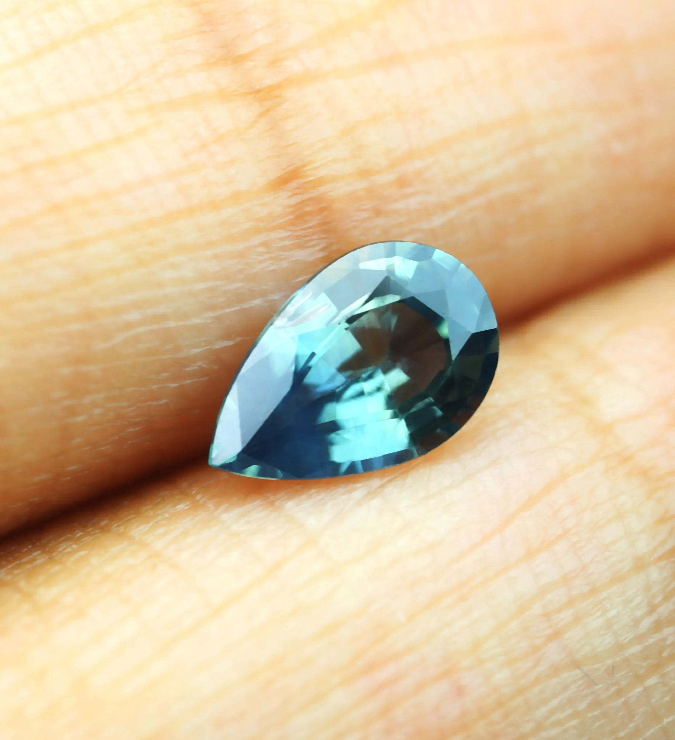 0.69ct Certified Natural Teal Sapphire