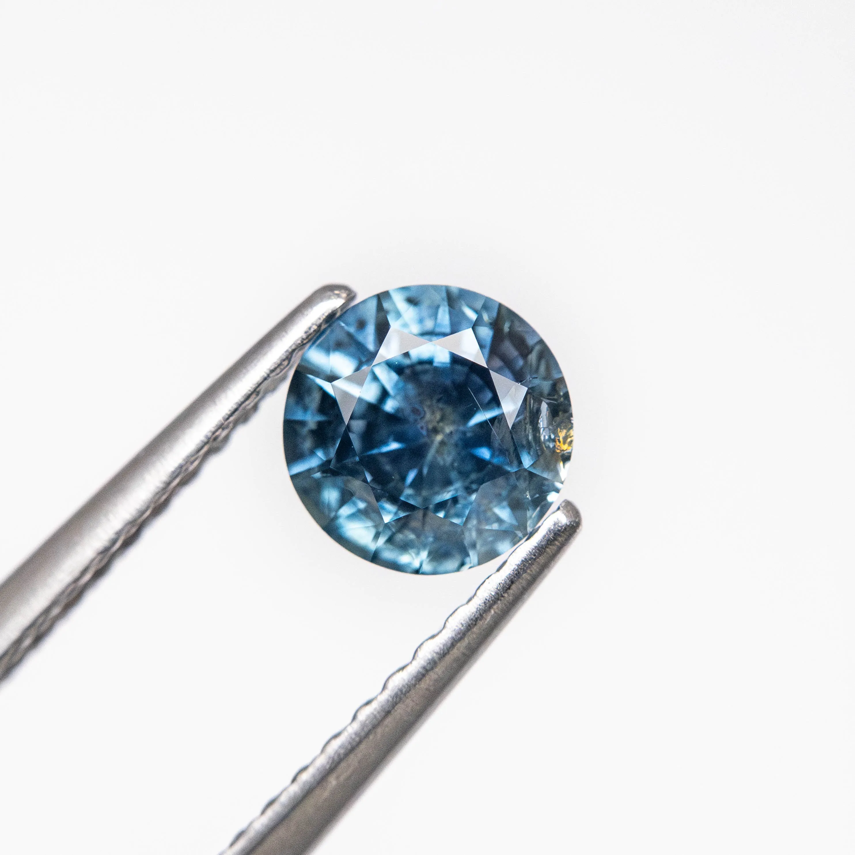 0.78ct 5.61x5.58x3.67mm Round Brilliant Sapphire 19942-34