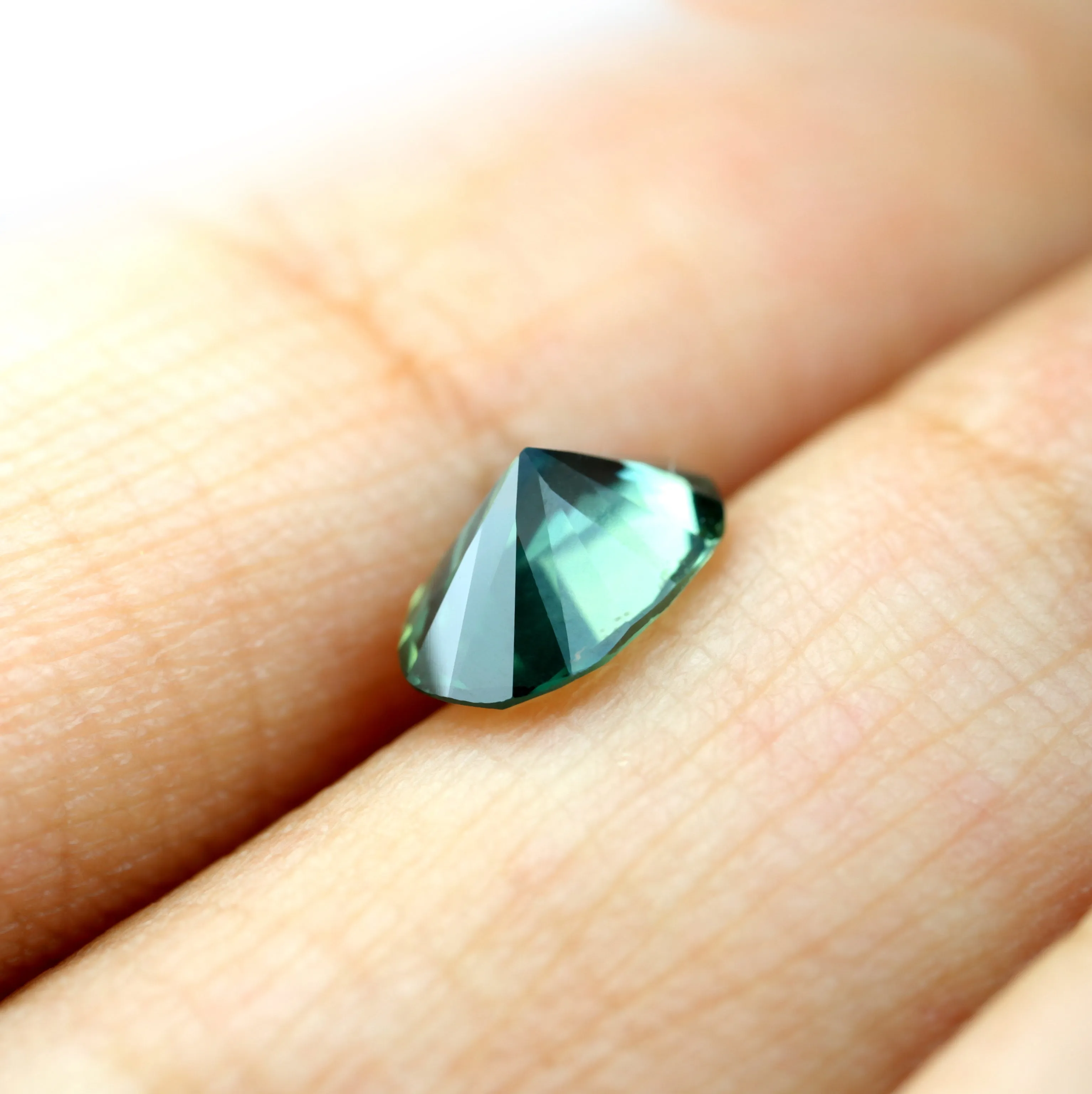 0.95ct Certified Natural Teal Sapphire