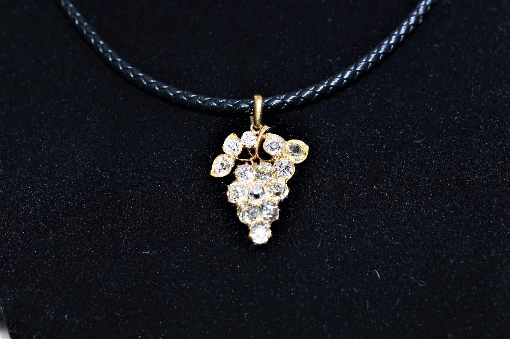 22K Yellow Gold Antique Moghul Grape Cluster Diamond Pendant