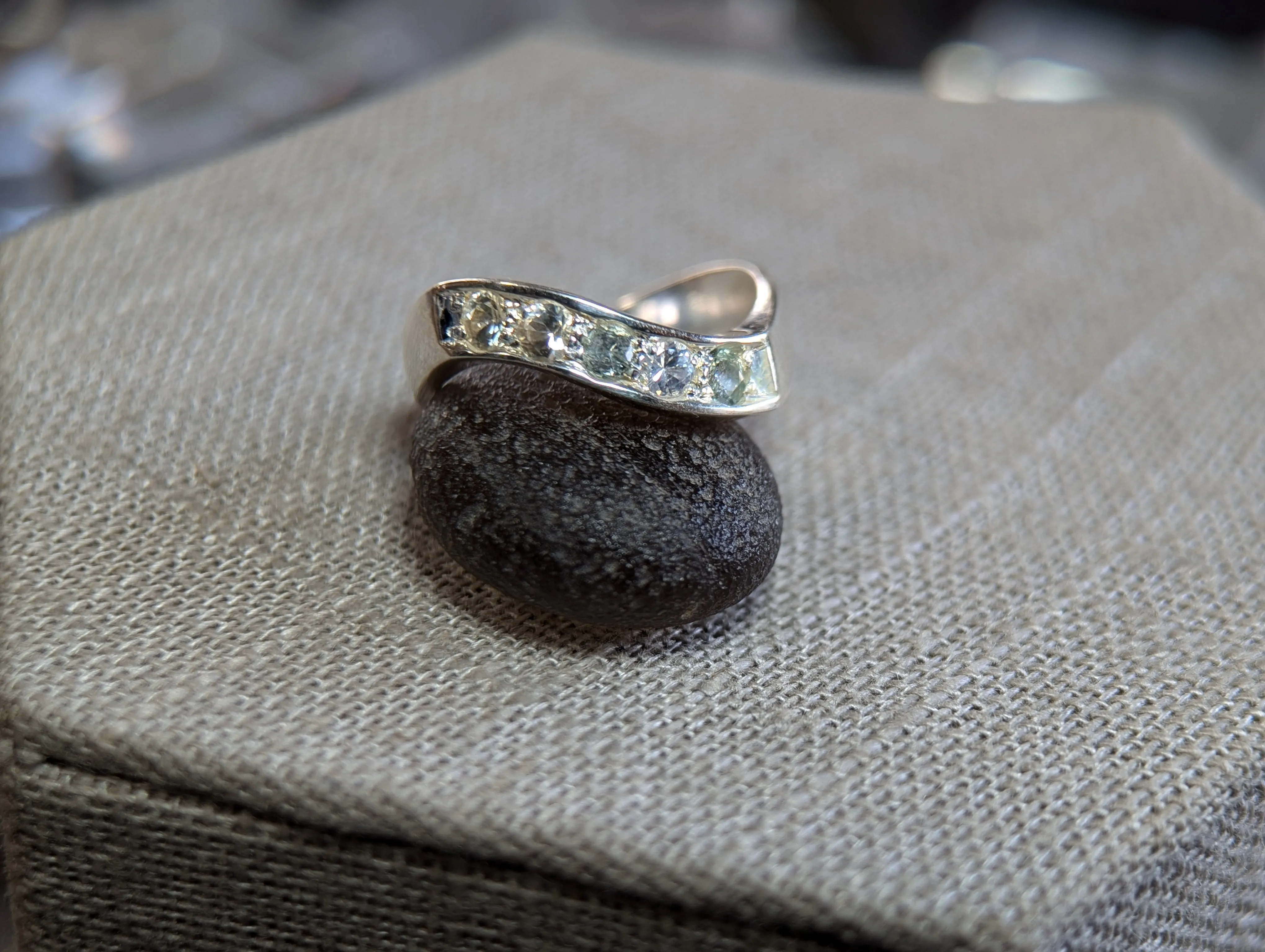 5.30g SILVER MONTANA SAPPHIRE RING SIZE 9.5