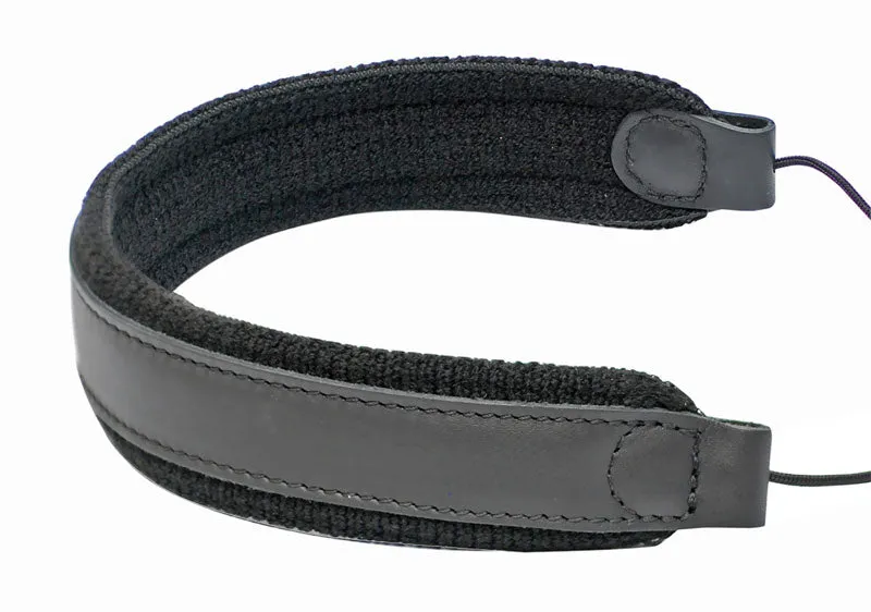 BG C23E - Bb Clarinet Leather Strap with Metal Hook