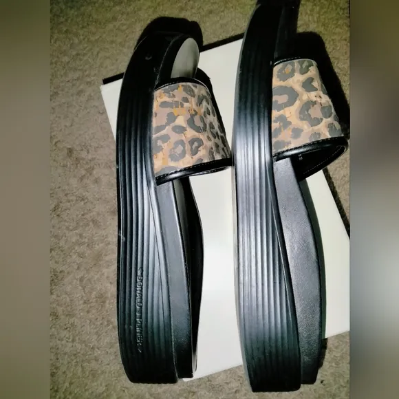 Donald J Pliner (Size 8) Leopard Animal Print Fiji Wedge Thong Platform Sandals
