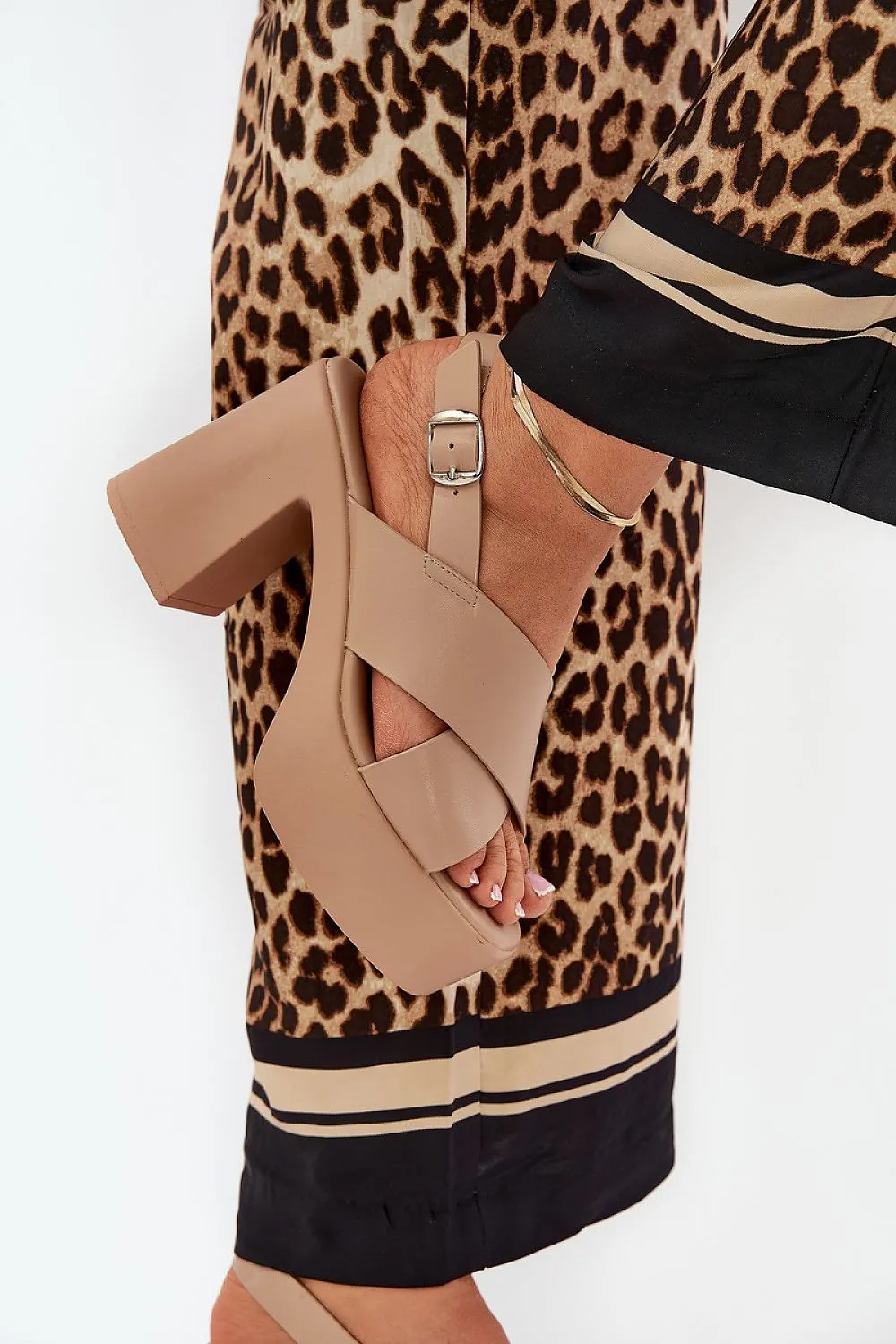 Heel sandals Step in style