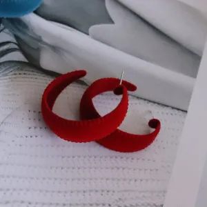 just-lil-things-red-half-hoop-earrings-jlt10966