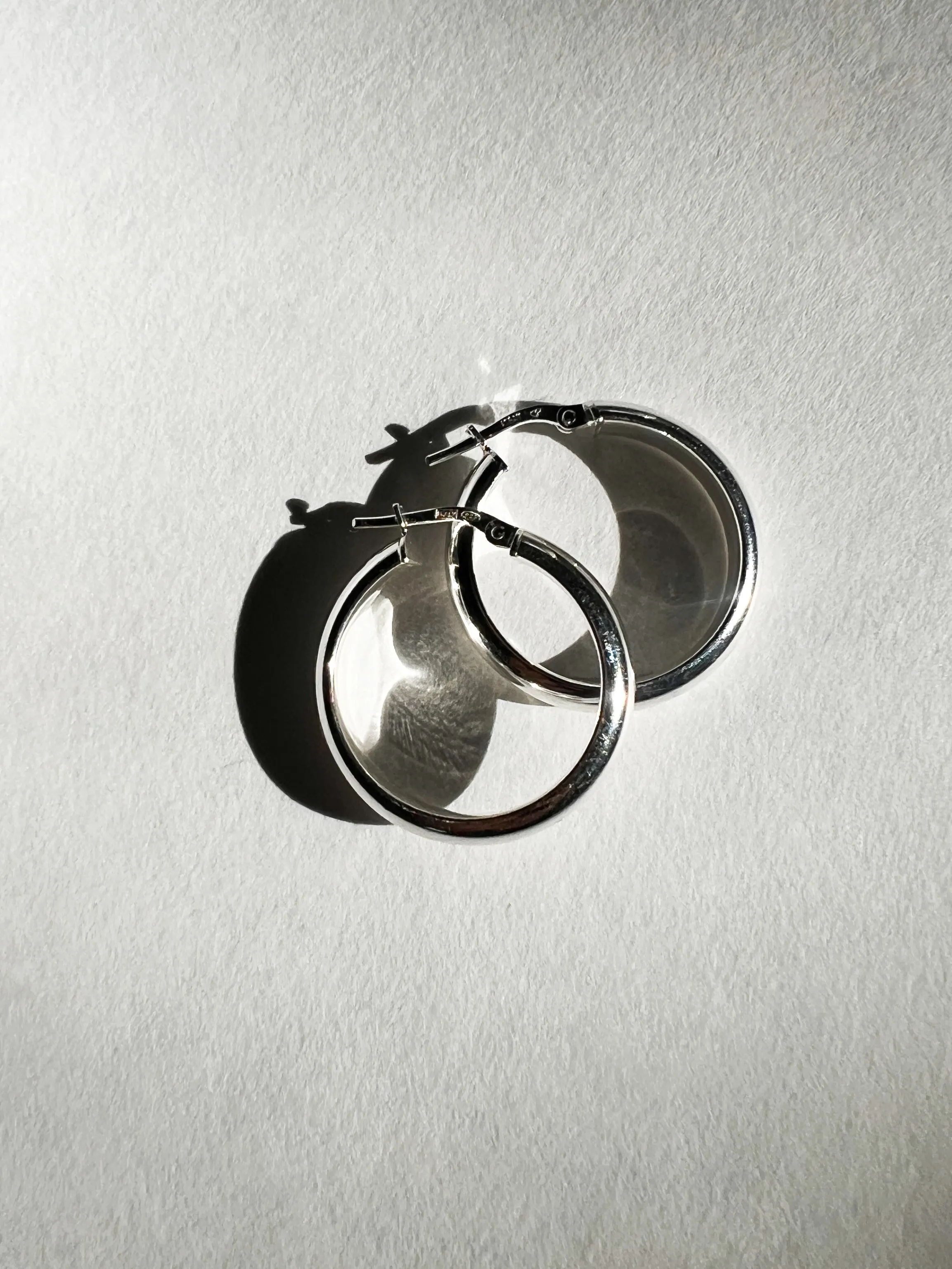 Lou Hoops