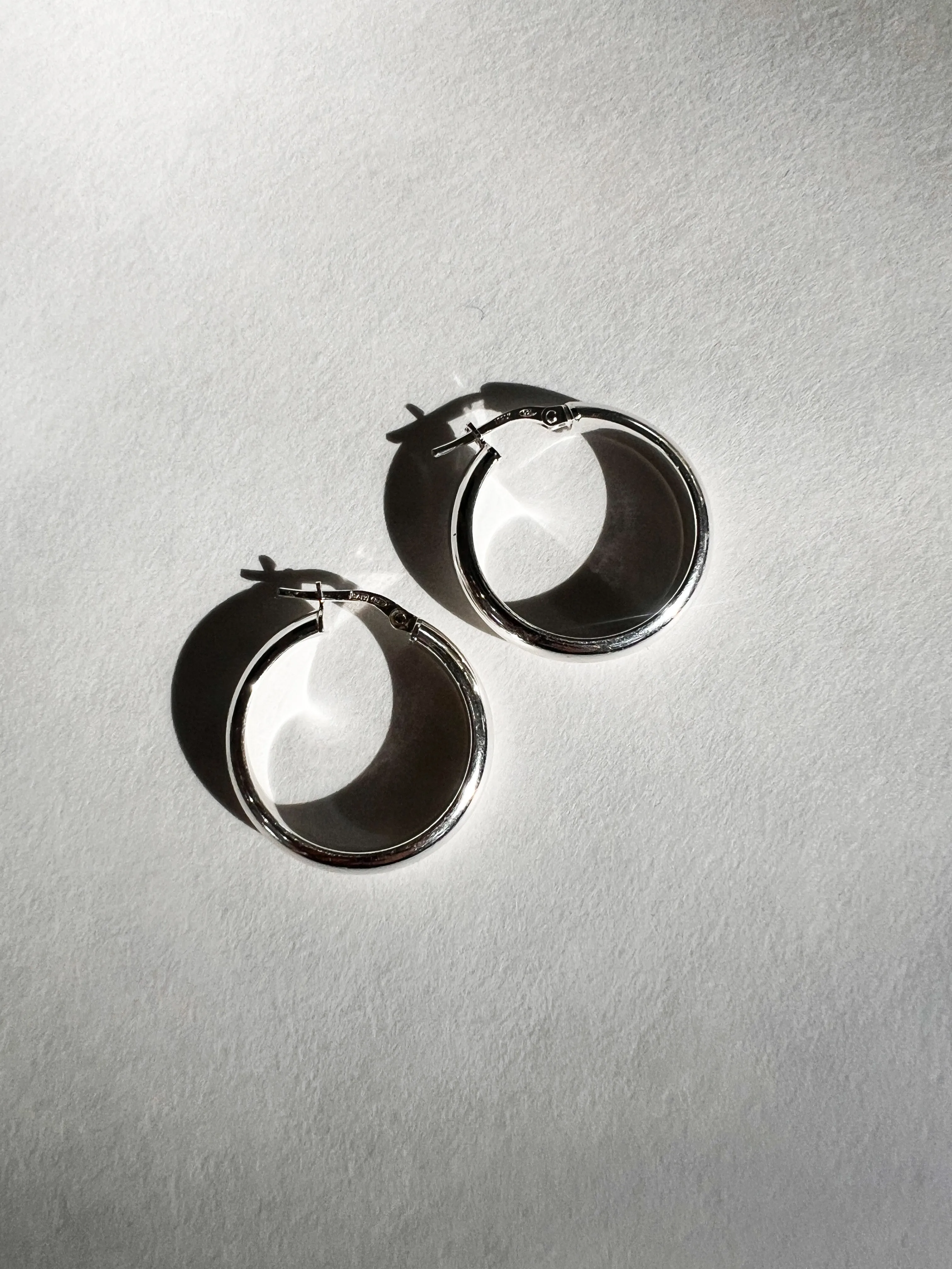 Lou Hoops