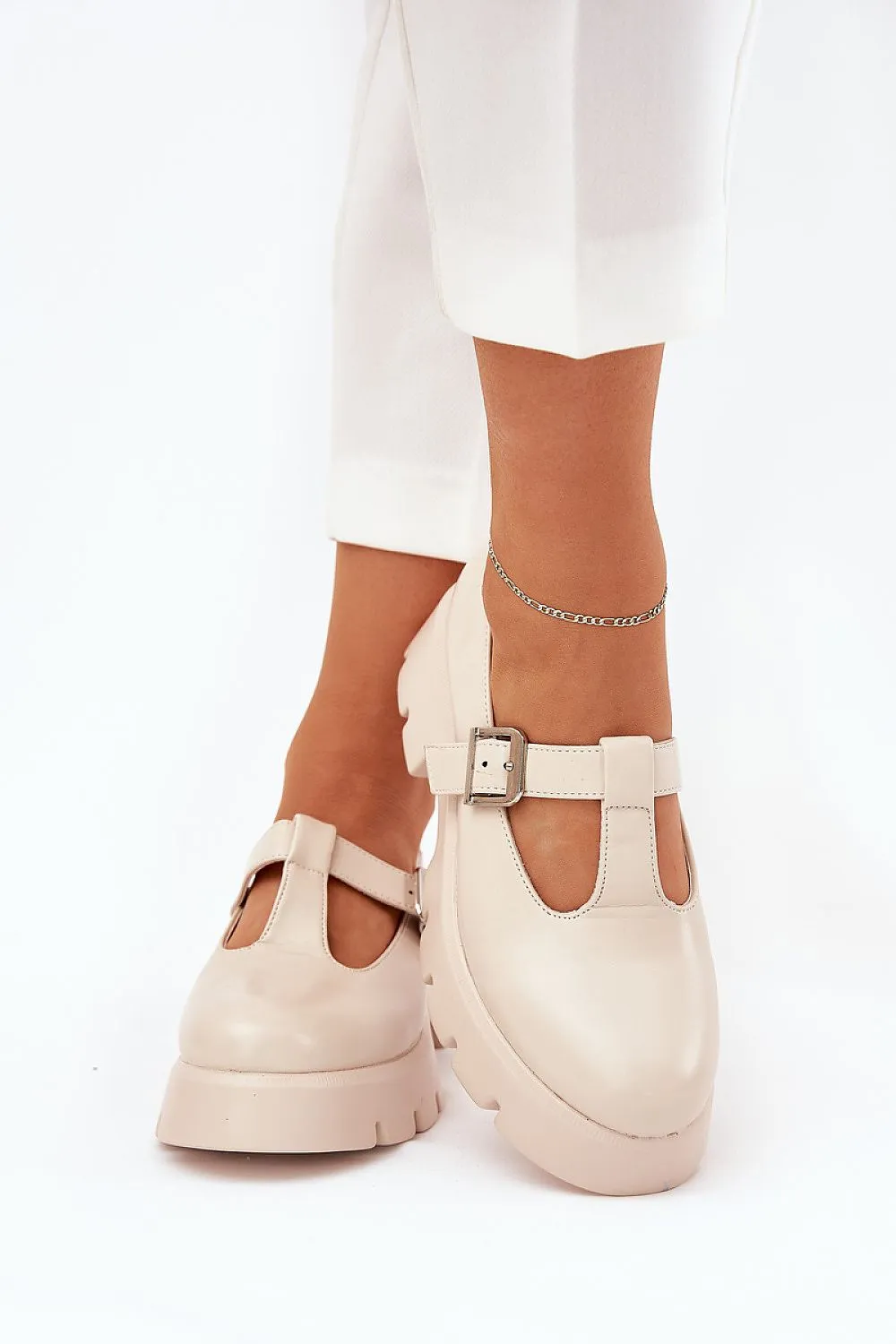 Low Shoes Step in style