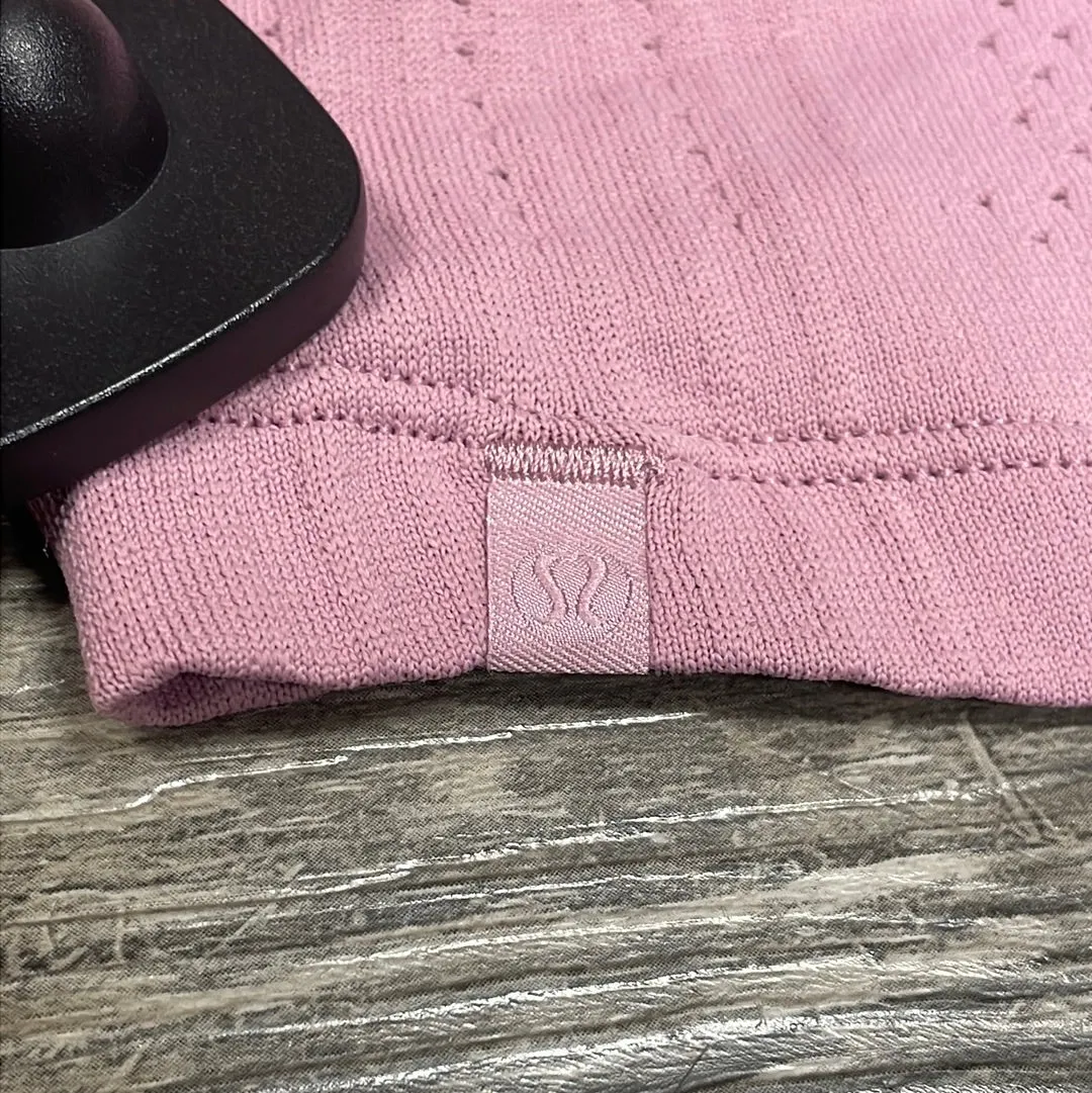 Lululemon Women's Athletic Short Sleeve Size Medium