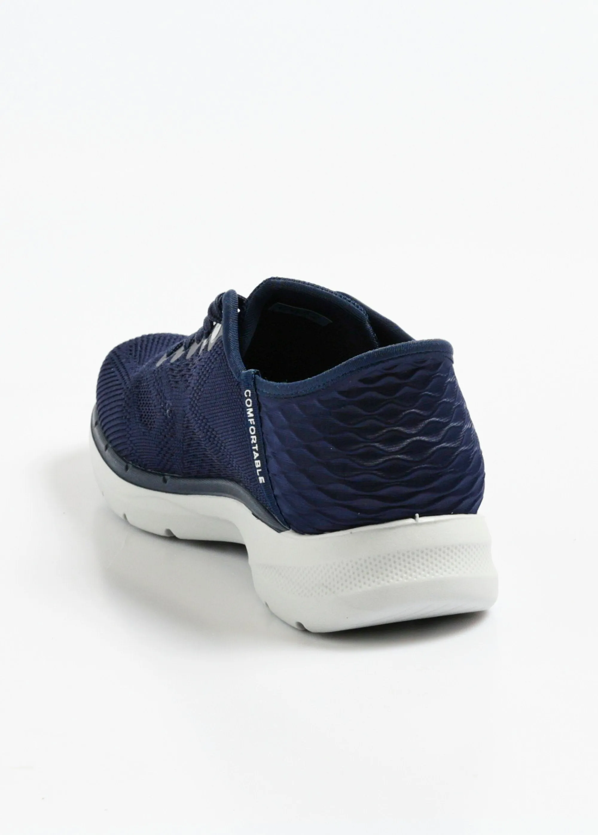 Mesh comfort sneakers with laces