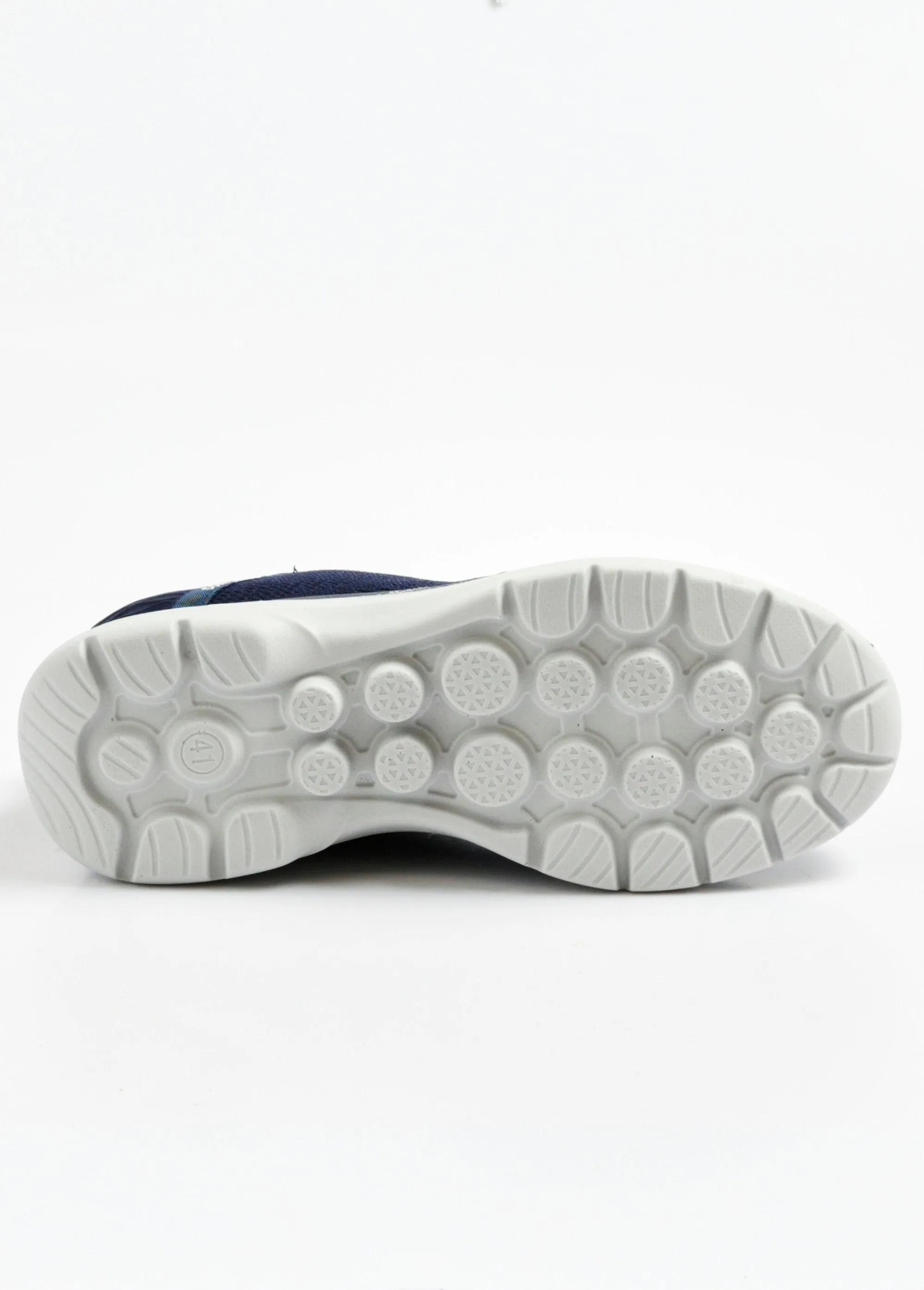 Mesh comfort sneakers with laces