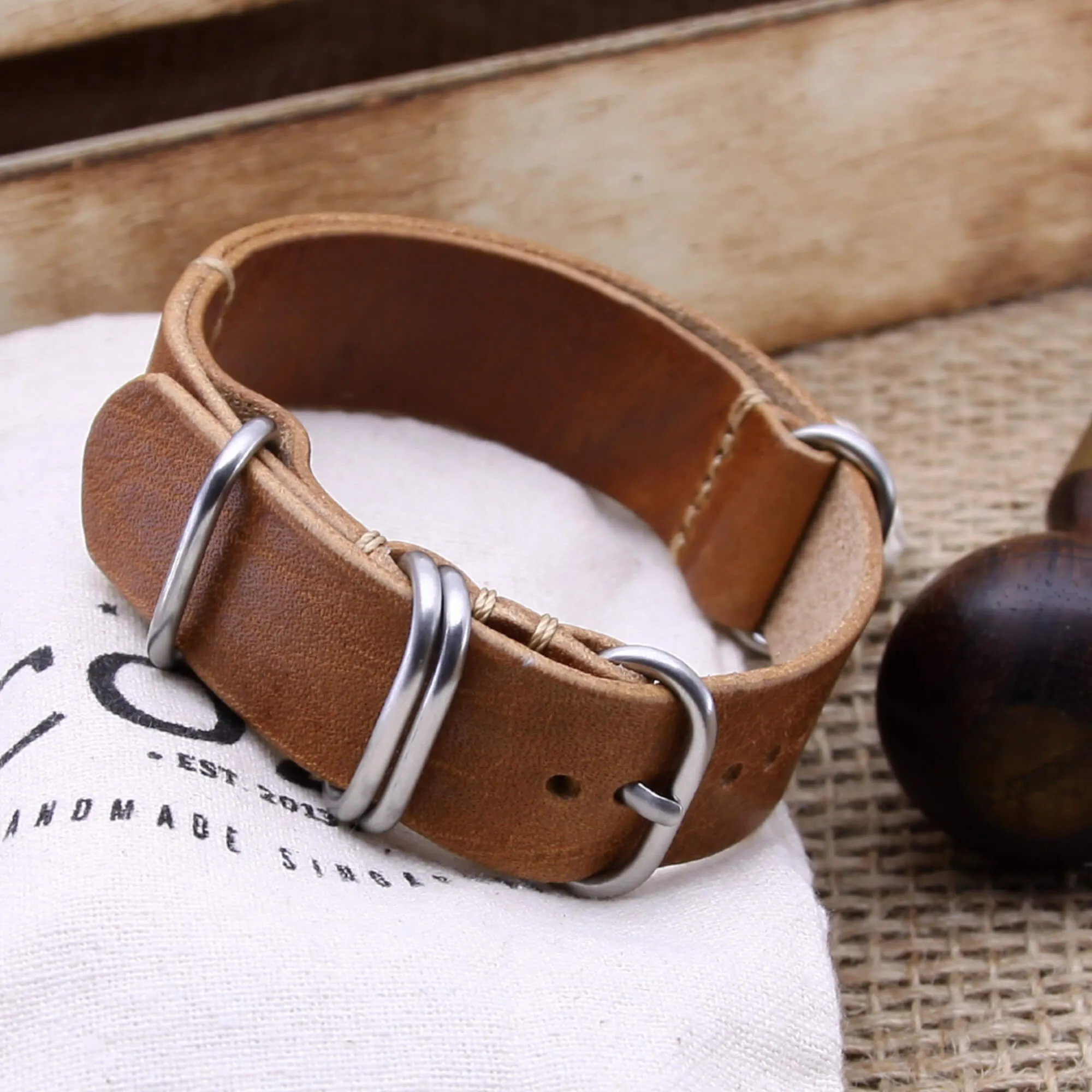 NAT2 Leather Watch Strap, 5-Ring Vintage 401