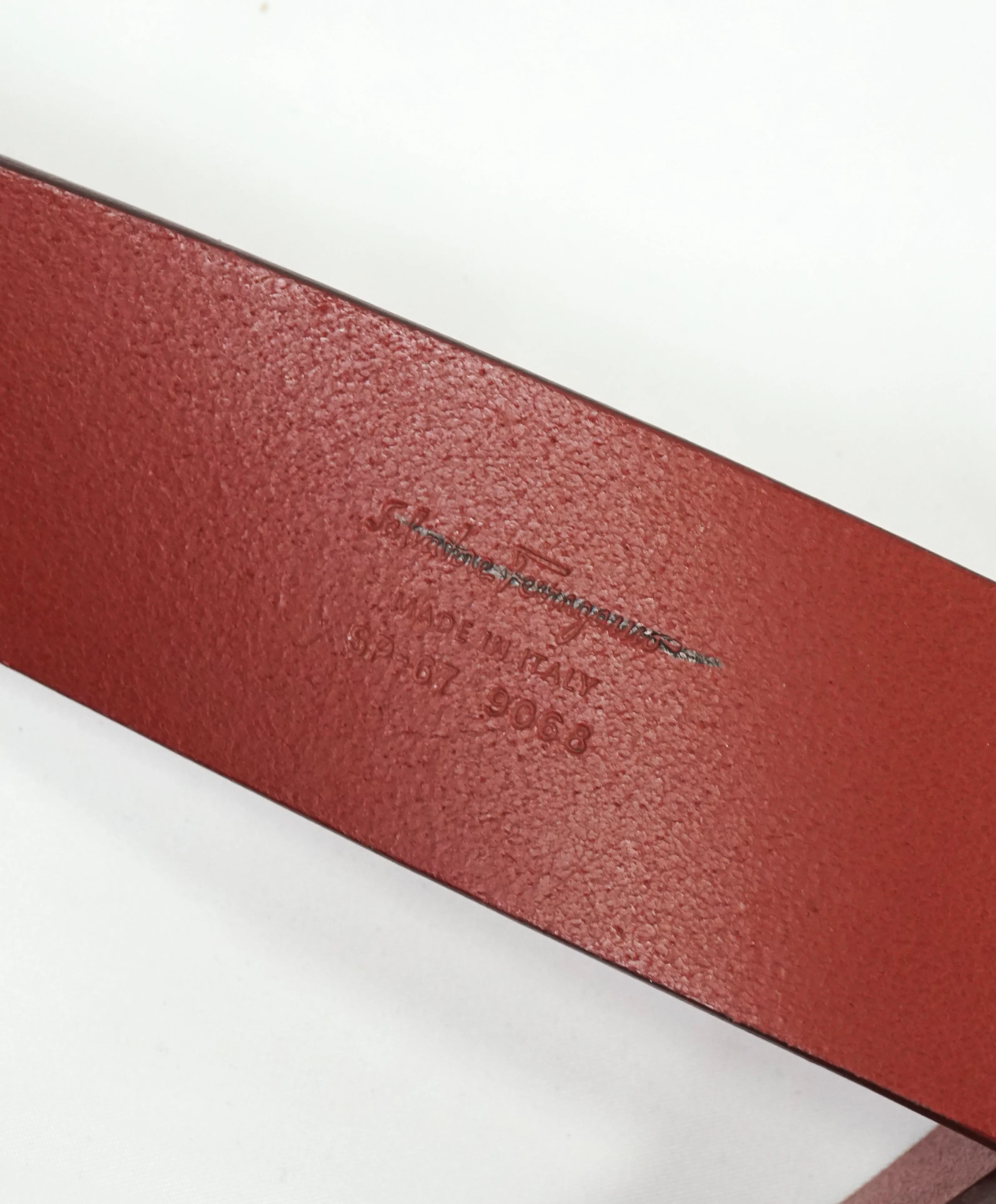 SALVATORE FERRAGAMO - Red & Gold Oversized Leather Gancini Belt - 42W