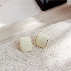sapphiria-white-stud-earrings-jlt11107