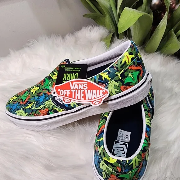 Vans Old Skool Shoes Glow Sharks Dress Junior size6.5