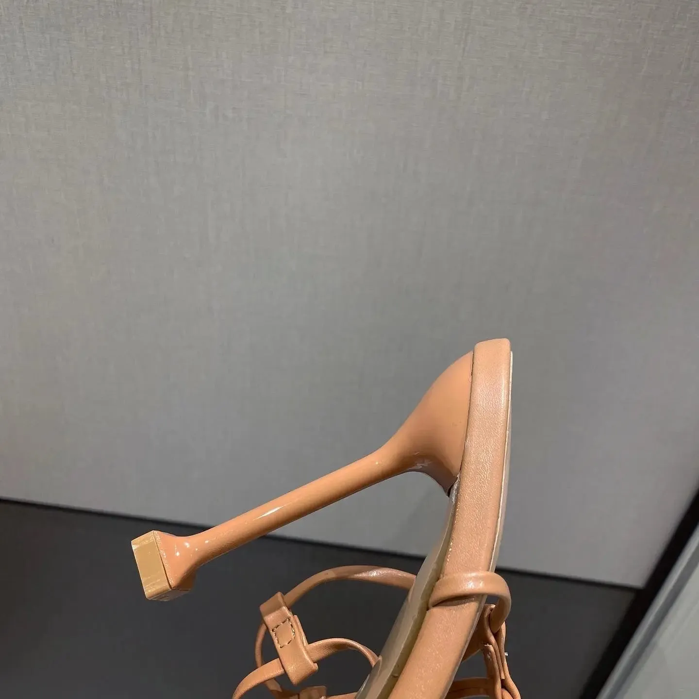 Women's strappy chic  highheel Sandals