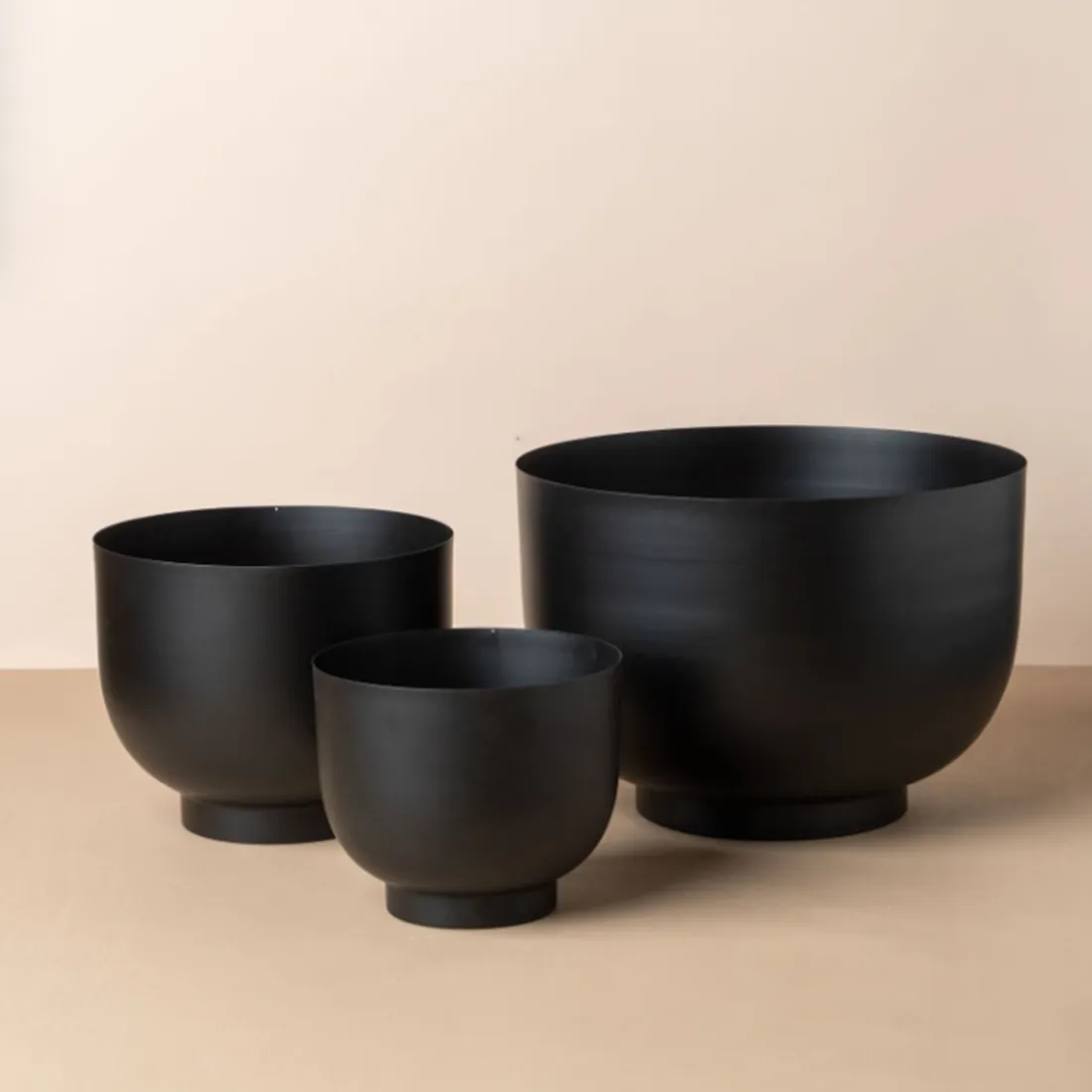 Yaamur Planter Black Medium